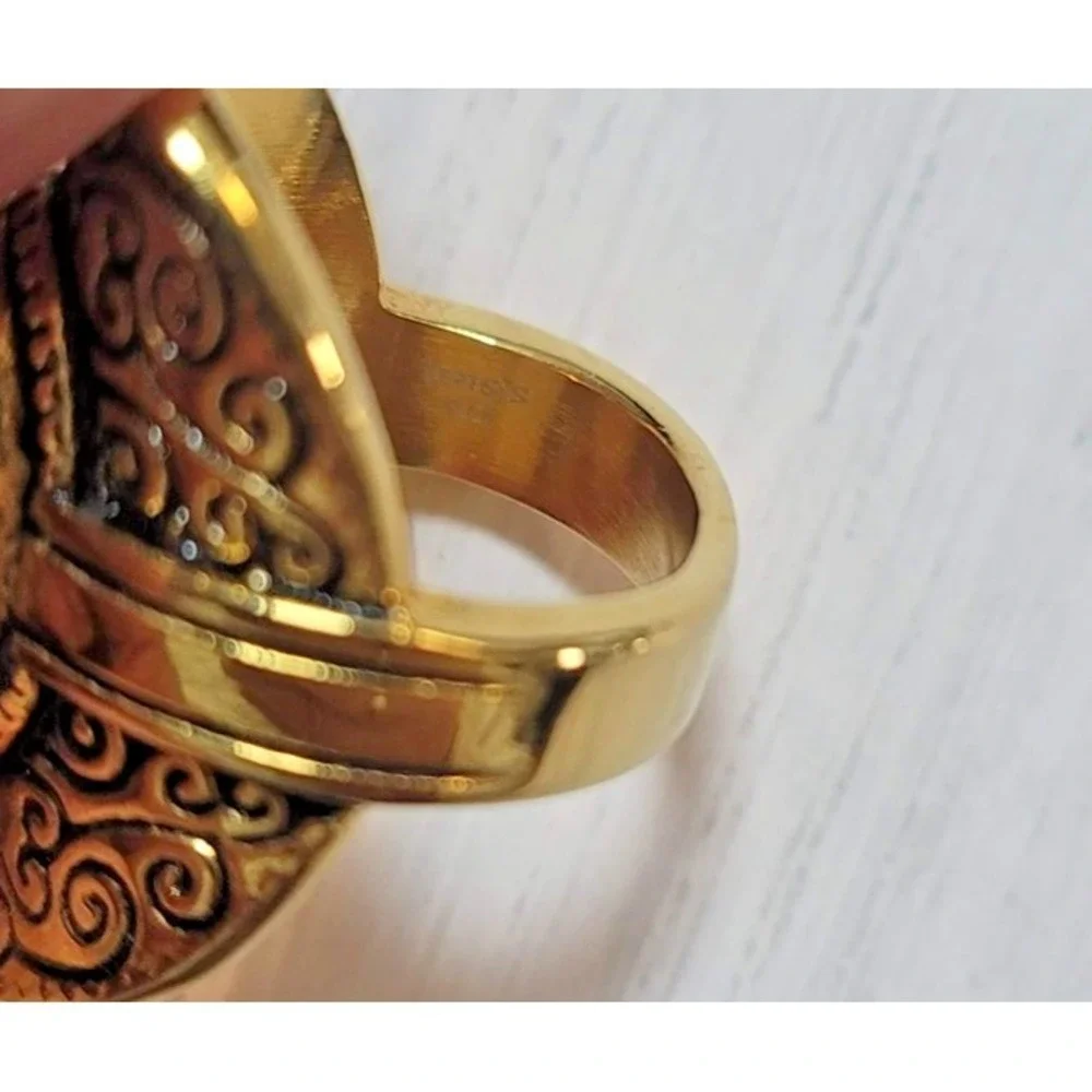 Gold Tone SS Black Cabochon Cocktail Ring Womens Size 5.75 Oval Scroll Statement